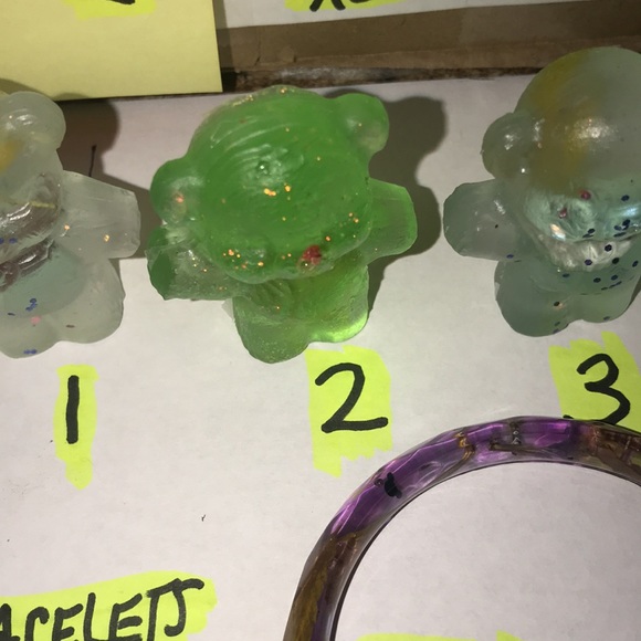 B2 WAMFW Epoxy Bear 🐻 Keychain 😶‍🌫️ Chuck New - Picture 3 of 7